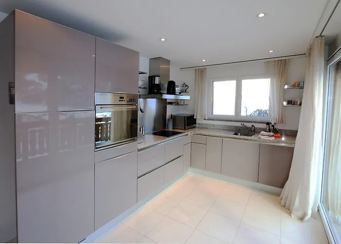 Cornelia Apartment *